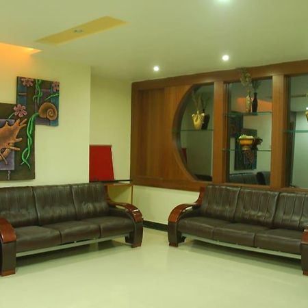 Hotel Sitara Royal Hajdarabad Zewnętrze zdjęcie